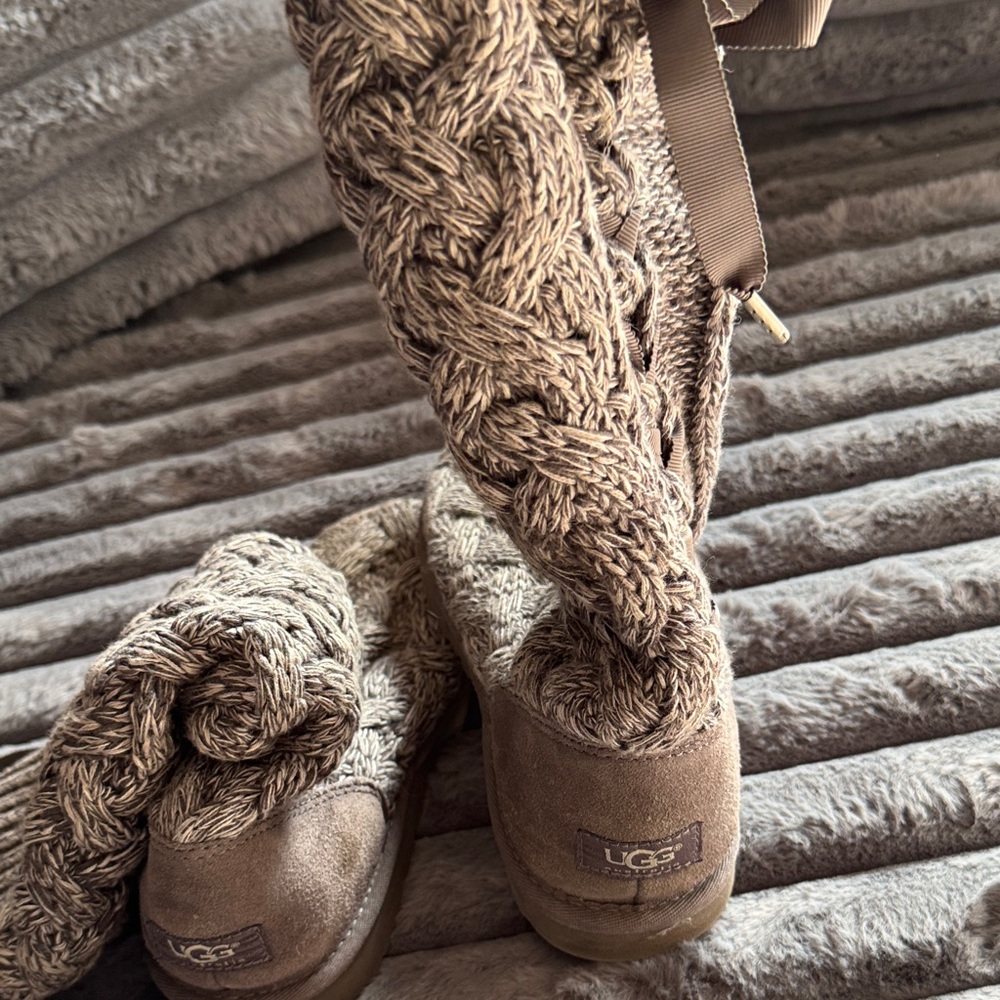 UGG Women's Cable Knit Boots - grey